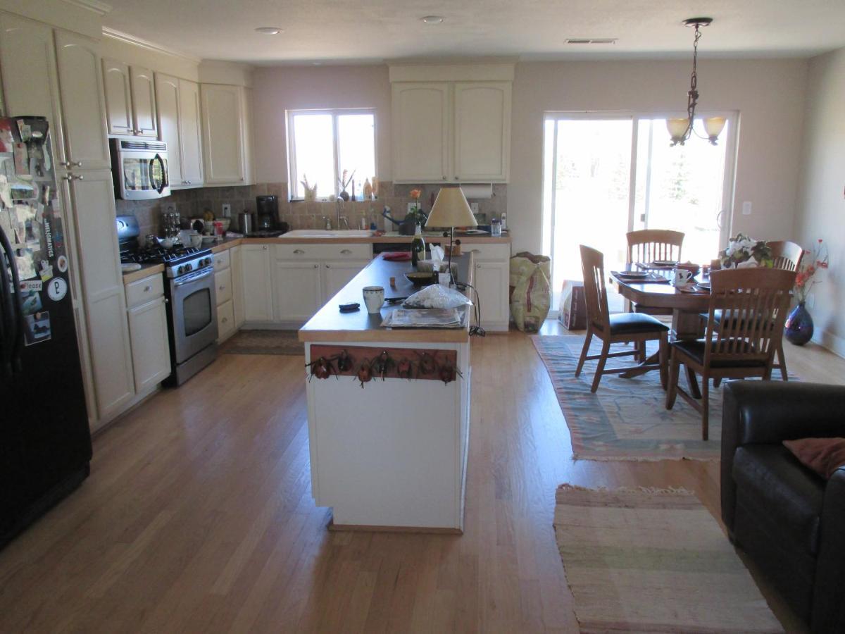 Peaks Wildernest House - Vaccinations Required Bed & Breakfast